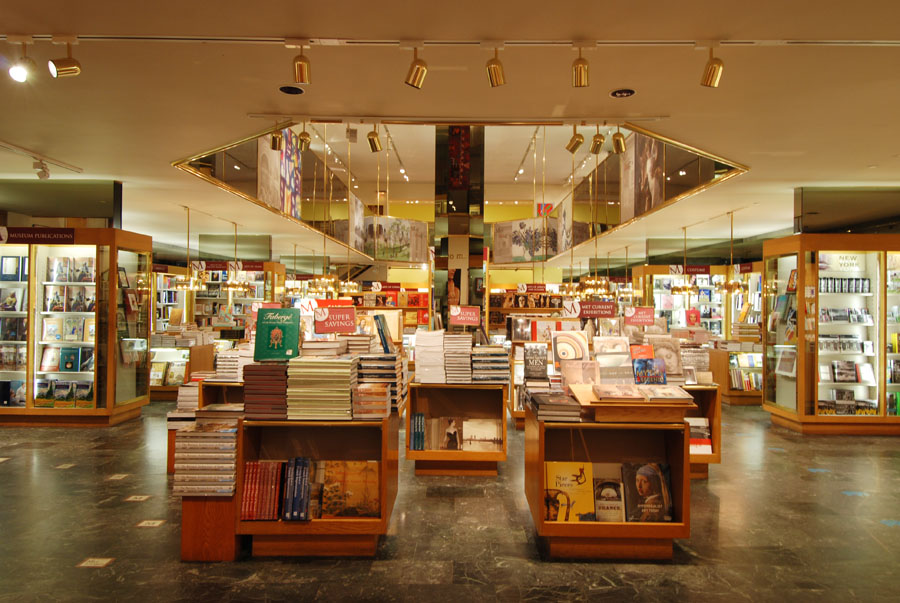 Book Shop 1_klein